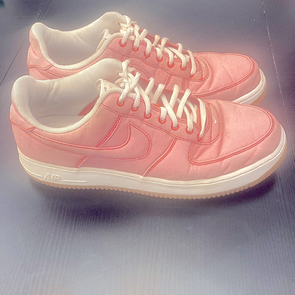USED- Pink- 10.5 Nike Lows